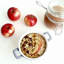 owsianka z musem jabłkowym....