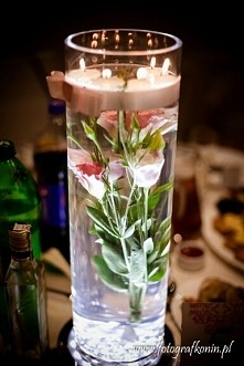 Nasza dekoracja:)
Podświetlana Eustoma zalana wodą < 3