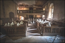 Pani Anna Mika zajmuje się fotografią. W wolnym czasie odkrywa opuszczone miejsca w Polsce i za granicą a ich niesamowity klimat stara się oddać w swoich zdjęciach. Opuszczone s...