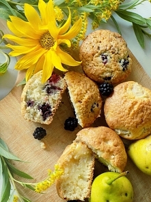 ♥♥♥ Pyszne śniadaniowe muffiny z gruszką i jeżynami ♥♥♥