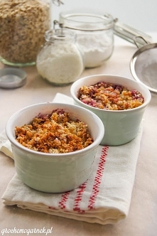 Crumble jabłkowo-jeżynowe bez mąki