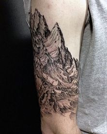 tatuaże męskie góry 3d
