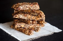 BATONIKI MUSLI Z ORZECHAMI,...