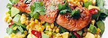 KOLOROWA SAŁATKA Z ŁOSOSIEM TERYIAKI, MANGO I AWOKADO