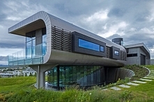 House of Shapes jest prywatną rezydencją zaprojektowaną przez firmę EON. Budynek został ukończony w 2014 roku w Islandii. Jest on hołdem oddanym odkryciom i nauce. W budowli dom...