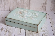 Pudełko na obrączki ORNAMENT

Do kupienia w sklepie internetowym Madame Allure - ozdoby i dekoracje na Wasz ślub i wesele!