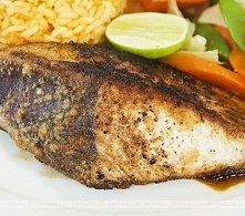 Pieczona dorada w białym winie