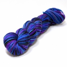 KOIGU 472
Skład: 100% wełna merynosa Cienka delikatna, ręcznie barwiona wełna merynosów sprowadzona bezpośrednio od producenta Koigu Wool Design z Kanady.