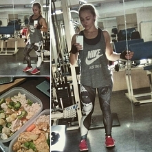 Masa delikatnie w górę. Na szczęście jeszcze tylko miesiąc  będę mogła powoli zacząć redukować. 
Poniedziałek należał na siłowni do klaty, barków i brzucha... a Wy co trenowałyś...