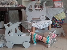 Drewniane ekologiczne wózeczki dla lalek od OLOKAGRUPPE..

 Wymiary: dł.49 x wys.49 x szer.29 cm

ZAPRASZAMY!