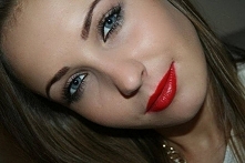 mój jesienny makeup :) brązy i czerwień.. mrr