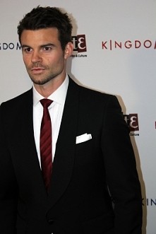 uwielbiam mężczyzn w garnit...