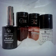 Gdy nadchodzi jesień czas by do naszych lakierowych kolekcji zawitały kolory jesieni ale również odżywka do paznokci dla osłabionych paznokci, które czeka przetrwanie podczas zi...