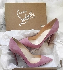 Śliczne buty i śliczny kolo...