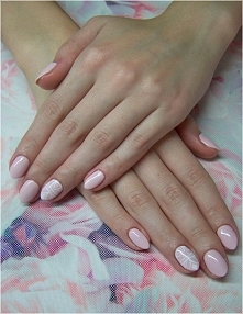 Pastel nails