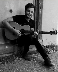 33.
Najwyższy człowiek na ziemi. Po prostu cudowny. Nic dodać nic ująć. <3
:##