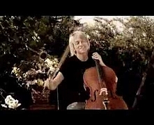 "Pytam się gwiazdy co drogę wskazać błądzącym miała, czemu ze wszystkich pragnień na świecie to ty mnie wybrałeś..."