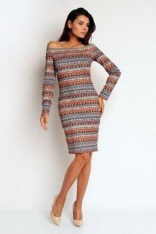 Dopasowana sukienka do kolan w kolorach boho