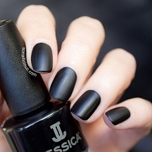 Matte nails
