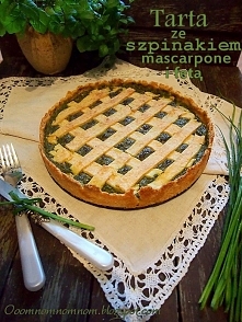 Zielona pełnoziarnista tarta ze szpinakiem, czosnkiem, mascarpone i fetą