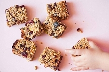 BATONIKI OWSIANE Z ŻURAWINĄ...