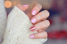 Manicure hybrydowy: Semilac Pink Smile + Pink Gold oraz naklejki wodne w kwiaty :)