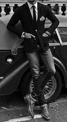 "Jeśli jest wspaniała 
nie będzie łatwa 
jeśli jest łatwa 
nie będzie wspaniała 
jeśli jest tego warta 
nie poddasz się 
jeśli się poddasz 
nie jesteś jej wart... 
Prawda j...