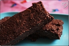 Proteinowe batony „ciasteczkowe brownie” z migdałami