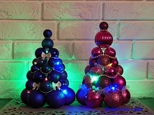 Świecąca choineczka z bombek