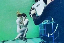 Zdjęcia z planu... spokojnie, to najprawdopodobniej manekiny xd