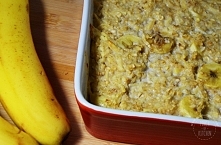 Pyszna propozycja na śniadanie! Zapiekana owsianka :) Klikajcie w zdjęcie po przepispinchofkitchen.pl
