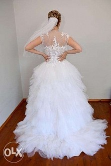 sprzedam suknie slubna. 3w1 rozmiar 38/42 wiecej zdjec i informacji wysle na e-mail