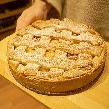 Szarlotka na kruchym cieści...