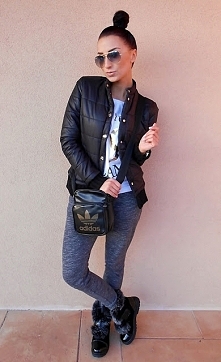 TottalyJustyna i nasze czarne futrzane botki.
czasnabuty.pl