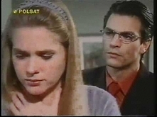 Cud miłości (2000)

Jose Antonio Echevarria (Roberto Mateos) jako mały chłopiec był świadkiem tragedii - bandyci wynajęci przez ród De La Torre napadli na jego dom i wymordowali...