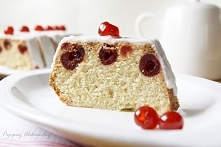 CIASTO CYTRYNOWE Z KANDYZOWANYMI WIŚNIAMI