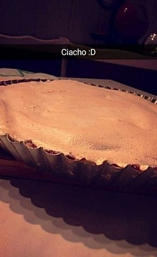 Tarta z malinami i beza :)