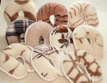 Podkowa z runa owiec Merynos - podpora szyjnej części kręgosłupa - BBD