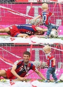 Kai Robben with Thomas Muller <3 *-*