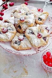 MAKOWE KOPERTY Z WIŚNIAMI