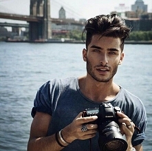 Toni Mahfud *.*