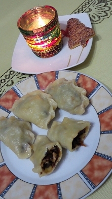 PIEROGI Z SUSZONYMI ŚLIWKAM...