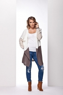 Długa narzutka w kontrastujących kolorach