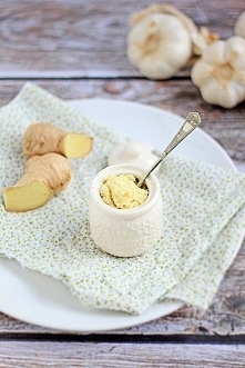 Pasta czosnkowo imbirowa