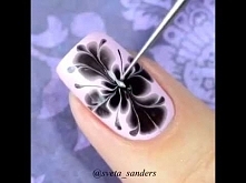 kilka kropek na paznokciu i...