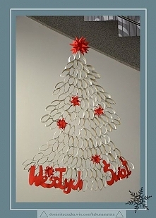 Choinka z pociętych rolek :)
WESOŁYCH ŚWIĄT! :) 
Więcej choinek ręcznie robionych na blogu. Zapraszam! :)