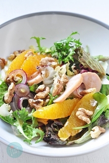 Sałatka z wędzonym kurczaki...