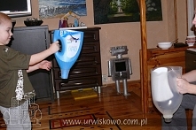 gra zręcznościowa z butelek