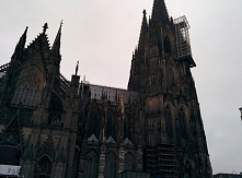 Kocham zabytkowe i stare budowle, jest w nich coś magicznego. Magię tej katedry w Kolonii nadaję jej wielkość. Katedra jest prze ogromna! Zdjęcie nie jest w stanie ani złapać ca...