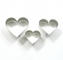 Zestaw foremek do wykrawania ciastek i pierników w kształcie małych serc (3 sztuki w zestawie) - Felcman